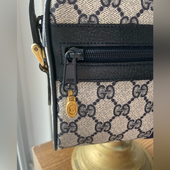 💕Vintage Gucci Crossbody - Picture 4 of 14
